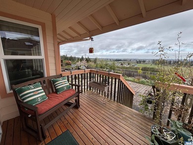 Single living home with water view on a quiet cu-de-sac in the - photo 21