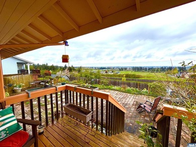 Single living home with water view on a quiet cu-de-sac in the - photo 22