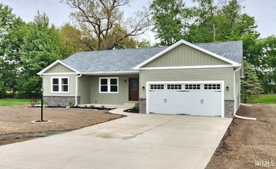 BRAND NEW located in South Shore Green. This floor plan offers - photo 2