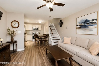 LOOK NO FURTHER!! THIS BEAUTIFULLY RENOVATED END-UNIT CONDO IS - photo 4