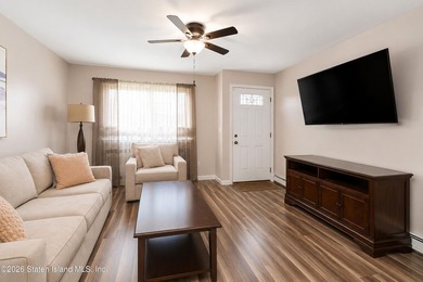 LOOK NO FURTHER!! THIS BEAUTIFULLY RENOVATED END-UNIT CONDO IS - photo 5
