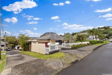 Rare opportunity to own two separate homes on one lot. Two - photo 1