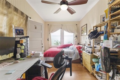 Rare opportunity to own two separate homes on one lot. Two - photo 4