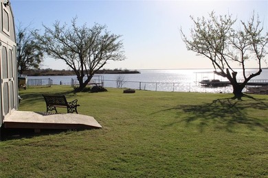 Lake Arrowhead Home For Sale in Henrietta Texas