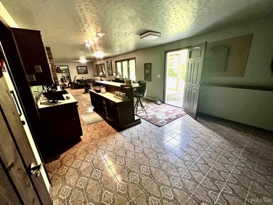 Peaceful country living with room for everything. Situated on 40 - photo 27
