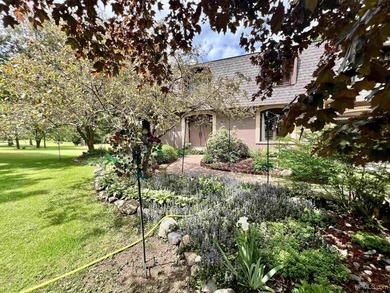 Peaceful country living with room for everything. Situated on 40 - photo 45