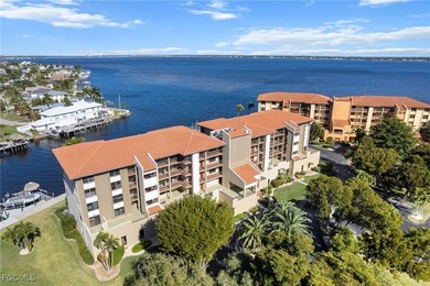 Caloosahatchee River Condo For Sale in Cape Coral Florida