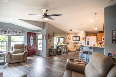 Welcome to this stellar home in the desirable Littlebrook - photo 6
