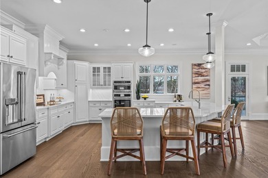 COMPLETELY RENOVATED ESTATE COMMANDING MAIN-LAKE VIEWS IN A - photo 19
