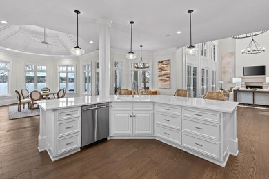 COMPLETELY RENOVATED ESTATE COMMANDING MAIN-LAKE VIEWS IN A - photo 21