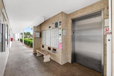 Well-located 2BR/1.5BA condo in Boca Raton's desirable Century - photo 2