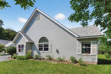 One level living at its best, this light-filled Stuga has a nice - photo 4
