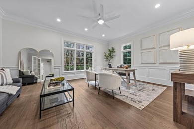 COMPLETELY RENOVATED ESTATE COMMANDING MAIN-LAKE VIEWS IN A - photo 29