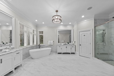 COMPLETELY RENOVATED ESTATE COMMANDING MAIN-LAKE VIEWS IN A - photo 34