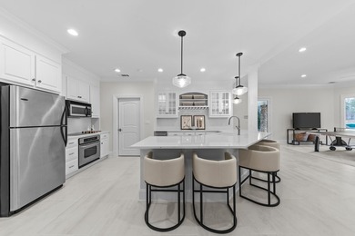 COMPLETELY RENOVATED ESTATE COMMANDING MAIN-LAKE VIEWS IN A - photo 45