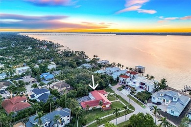 COMPLETELY RENOVATED and architecturally distinctive, this - photo 4