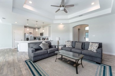 19 Valdarama is an exquisite 3 bedroom, 2 bath Golf Villa in the - photo 2