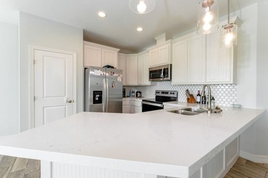 19 Valdarama is an exquisite 3 bedroom, 2 bath Golf Villa in the - photo 9