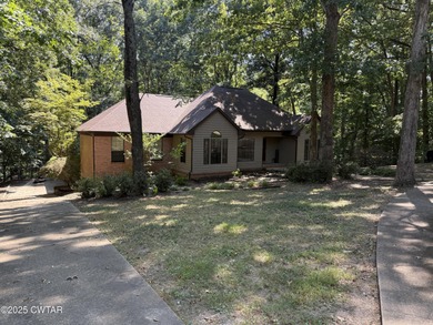 Lakewood Lake Home Sale Pending in Dyersburg Tennessee