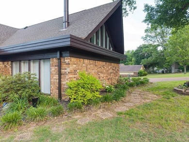Welcome to this beautifully updated home in the heart of Fort - photo 11