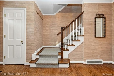 Beautiful Georgian-style townhouse condominium in a prime - photo 17