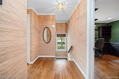Beautiful Georgian-style townhouse condominium in a prime - photo 19