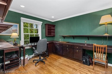 Beautiful Georgian-style townhouse condominium in a prime - photo 20