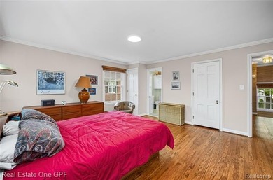 Beautiful Georgian-style townhouse condominium in a prime - photo 24