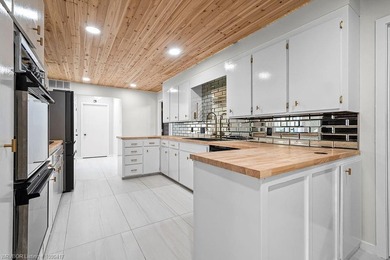 Welcome to this beautifully updated home in the heart of Fort - photo 28