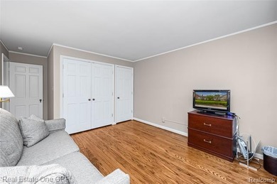 Beautiful Georgian-style townhouse condominium in a prime - photo 28