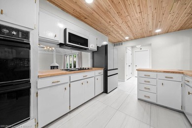 Welcome to this beautifully updated home in the heart of Fort - photo 29