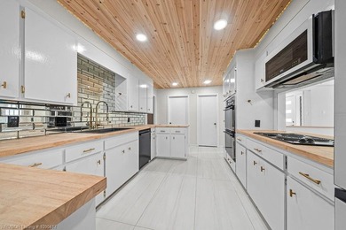 Welcome to this beautifully updated home in the heart of Fort - photo 31