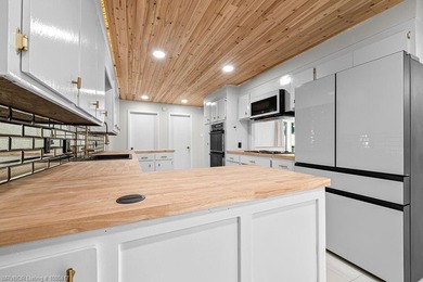 Welcome to this beautifully updated home in the heart of Fort - photo 34