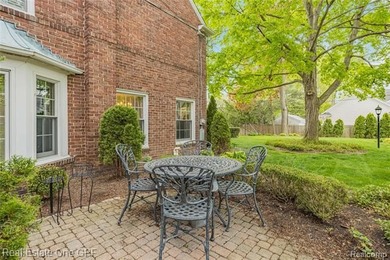 Beautiful Georgian-style townhouse condominium in a prime - photo 41