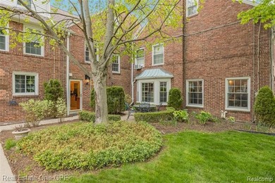 Beautiful Georgian-style townhouse condominium in a prime - photo 43