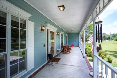 Motivated military family is looking to sell this charming home - photo 8
