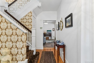 GRACIOUS, CHARMING & ALL DONE! Wonderful Huntington Village - photo 6
