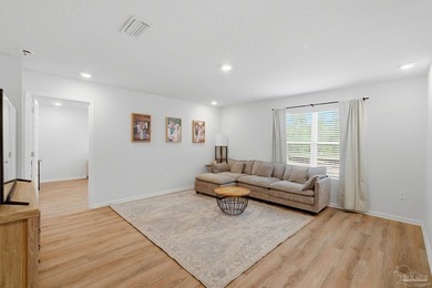 Welcome to 1900 High Ridge Court in Pensacola, Florida-where - photo 19