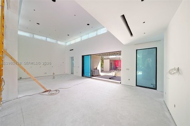 NEW ULTRA LUXURY MODERN CONSTRUCTION IN THE BLAZING BISCAYNE - photo 21