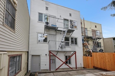 Built in 1992 and boasting generous sized 3br/2ba flats, this - photo 21