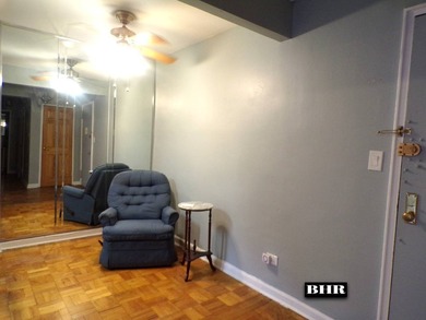 Spacious jr 4, 2-bedroom 1 bath co-op, 1 flight up from the - photo 2