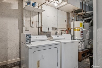 Built in 1992 and boasting generous sized 3br/2ba flats, this - photo 22