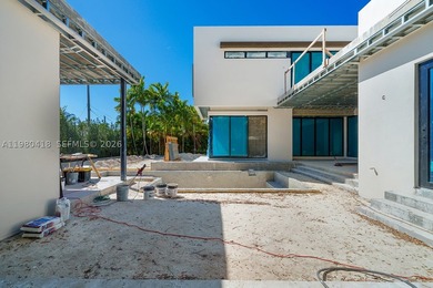 NEW ULTRA LUXURY MODERN CONSTRUCTION IN THE BLAZING BISCAYNE - photo 23