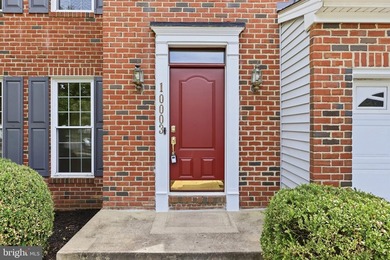 One of the kind, BRICK-FRONT tucked away in the peacful cul-de - photo 3