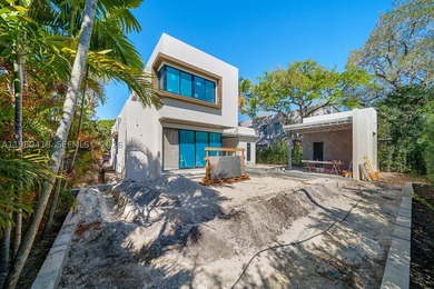 NEW ULTRA LUXURY MODERN CONSTRUCTION IN THE BLAZING BISCAYNE - photo 25