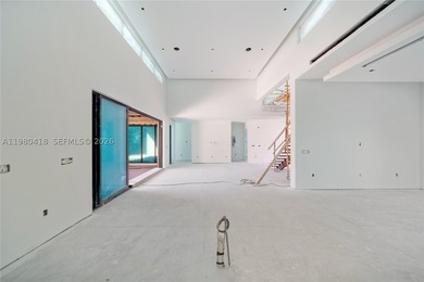 NEW ULTRA LUXURY MODERN CONSTRUCTION IN THE BLAZING BISCAYNE - photo 27