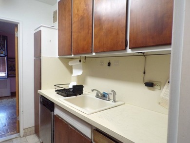 Spacious jr 4, 2-bedroom 1 bath co-op, 1 flight up from the - photo 9