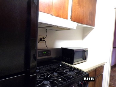 Spacious jr 4, 2-bedroom 1 bath co-op, 1 flight up from the - photo 10