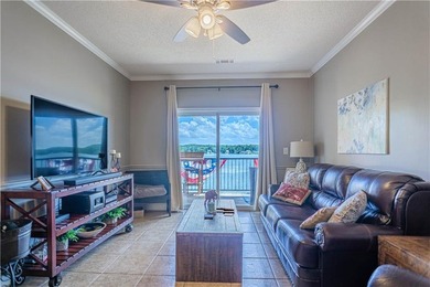 Welcome to lakefront living at Crepe Myrtle Commons on Lake - photo 7