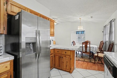 Fantastic classic beach home just a block from the ocean in the - photo 8